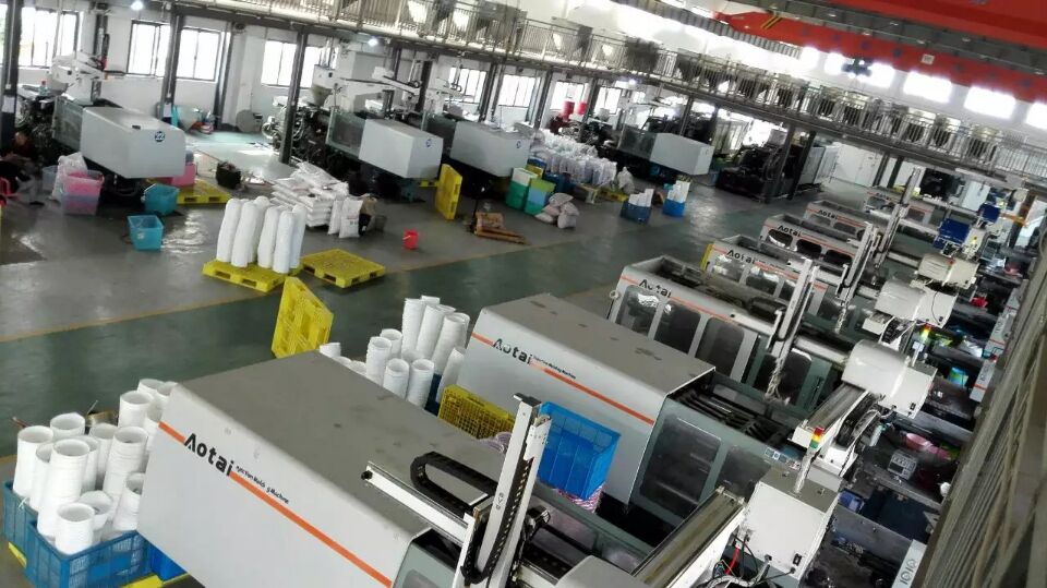 大型注塑機(jī)的工作原理